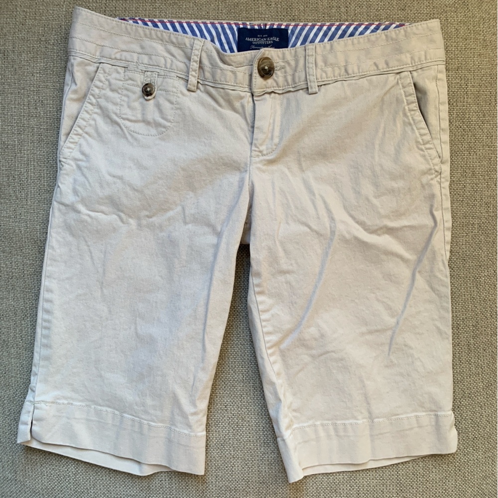 American Eagle Outfitters Bermuda Shorts Light Khaki Favorite Short Size 4
